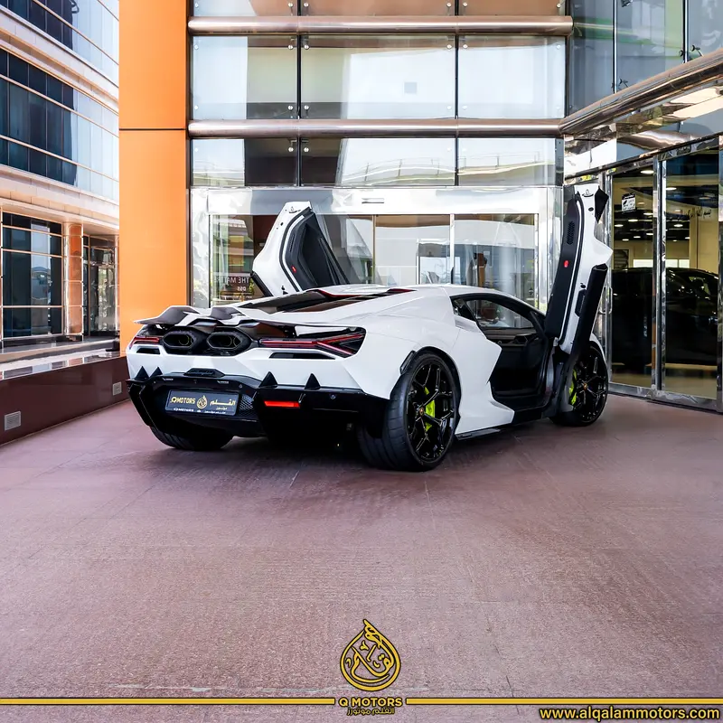 2024 LAMBORGHINI  REVUELTO BRAND NEW ( FREE SERVICE CONTRACT ) - Image 5