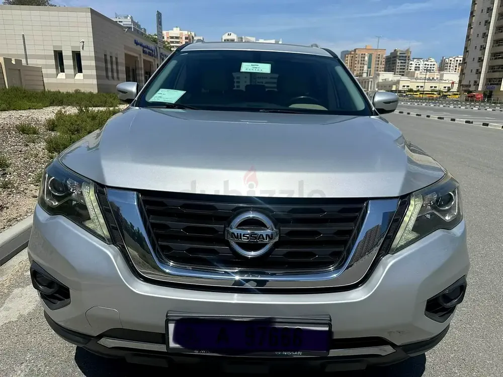 Nissan Pathfinder SV 2018 GCC 74000km only ,full option with leather sunroof  for sale . - Image 4