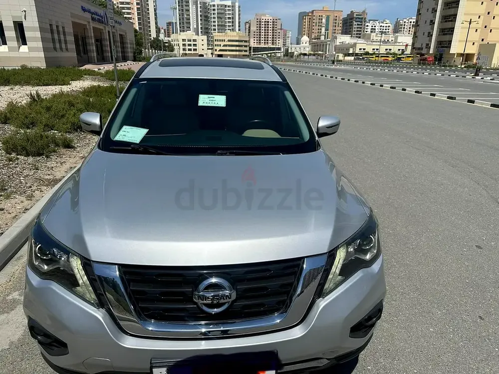Nissan Pathfinder SV 2018 GCC 74000km only ,full option with leather sunroof  for sale . - Image 5