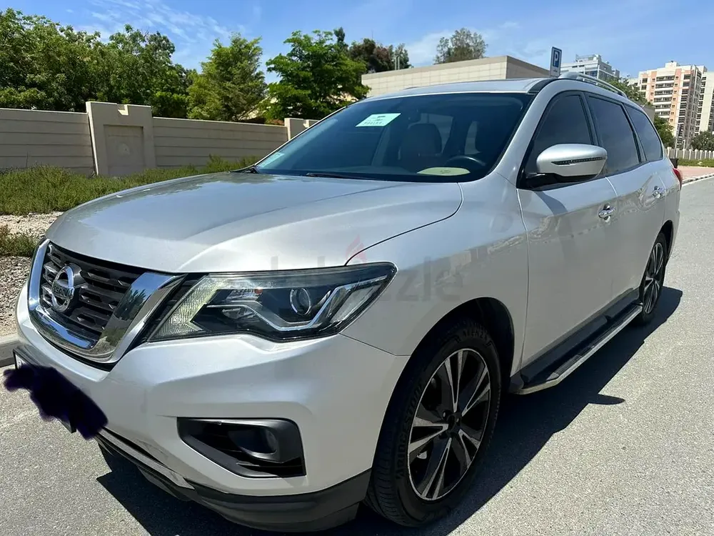 Nissan Pathfinder SV 2018 GCC 74000km only ,full option with leather sunroof  for sale . - Image 8