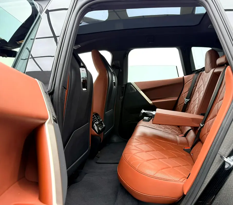 2022 BMW iX xDrive40, BMW Warranty+Service Contract+Full Service History, GCC - Image 17