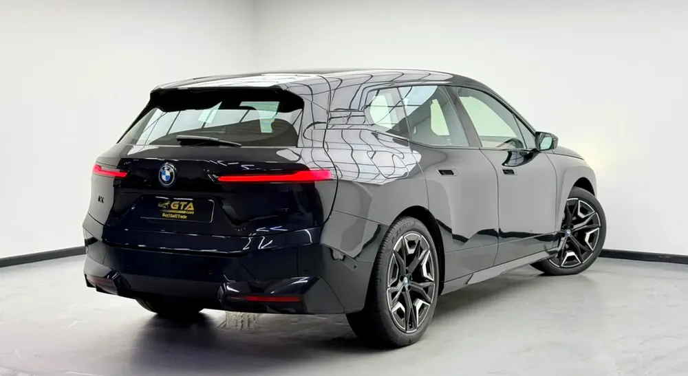 2022 BMW iX xDrive40, BMW Warranty+Service Contract+Full Service History, GCC - Image 7
