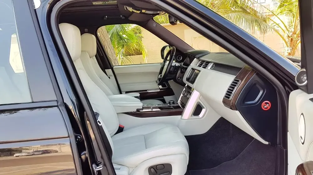 Beautiful Range Rover Vogue V8 “”Supercharged “”Fully Loaded “” GCC “” Free Accidents - Image 10