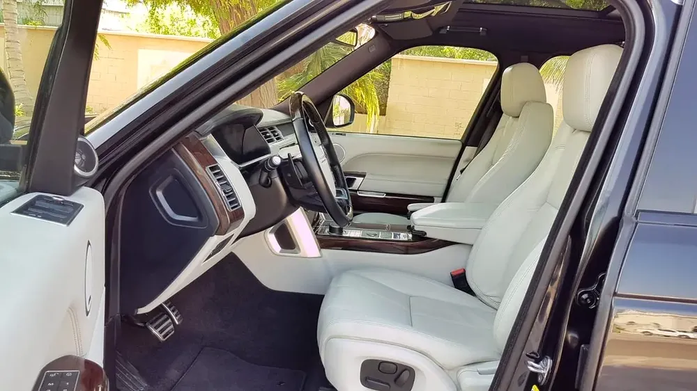 Beautiful Range Rover Vogue V8 “”Supercharged “”Fully Loaded “” GCC “” Free Accidents - Image 15