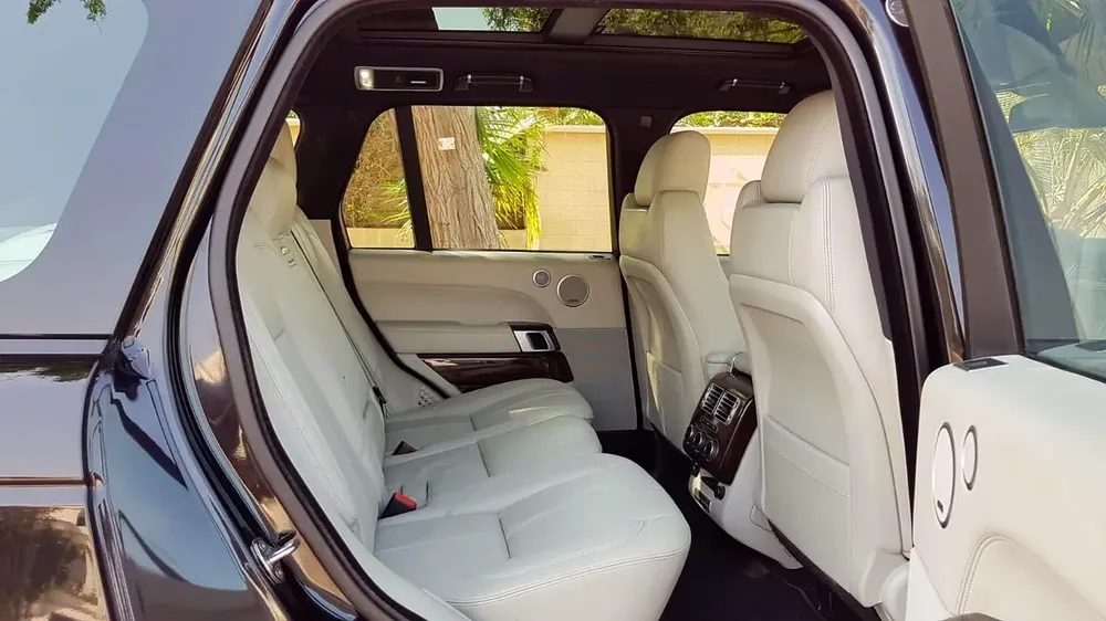 Beautiful Range Rover Vogue V8 “”Supercharged “”Fully Loaded “” GCC “” Free Accidents - Image 16