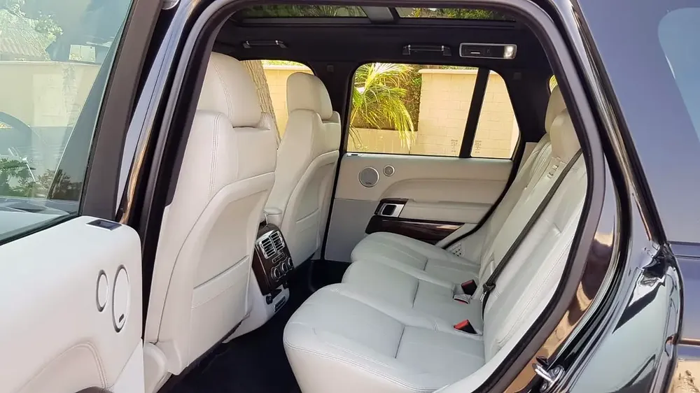Beautiful Range Rover Vogue V8 “”Supercharged “”Fully Loaded “” GCC “” Free Accidents - Image 17
