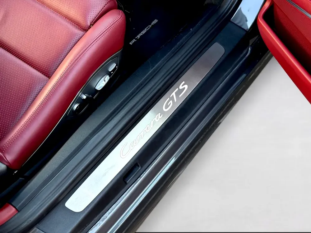 AED 14,330 P.M | 0% DOWN PAYMENT | PORSCHE 911 CARRERA GTS (991.2) | 3.0L TWIN-TURBO – 450 HP | 2018 - Image 11