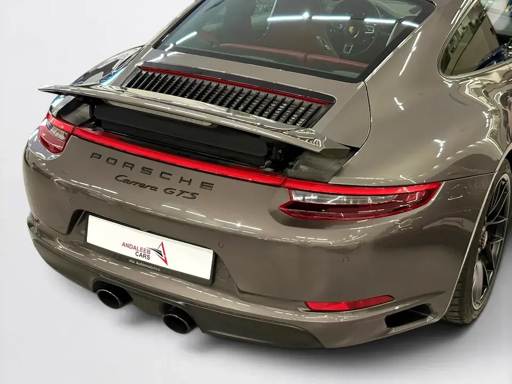 AED 14,330 P.M | 0% DOWN PAYMENT | PORSCHE 911 CARRERA GTS (991.2) | 3.0L TWIN-TURBO – 450 HP | 2018 - Image 9