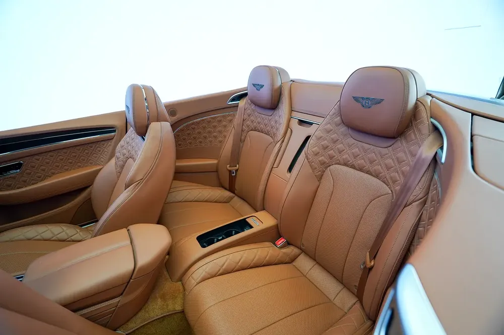 WARRANTY TILL SEPT 2026 | GTC V8 | BLUE/TAN - Image 10