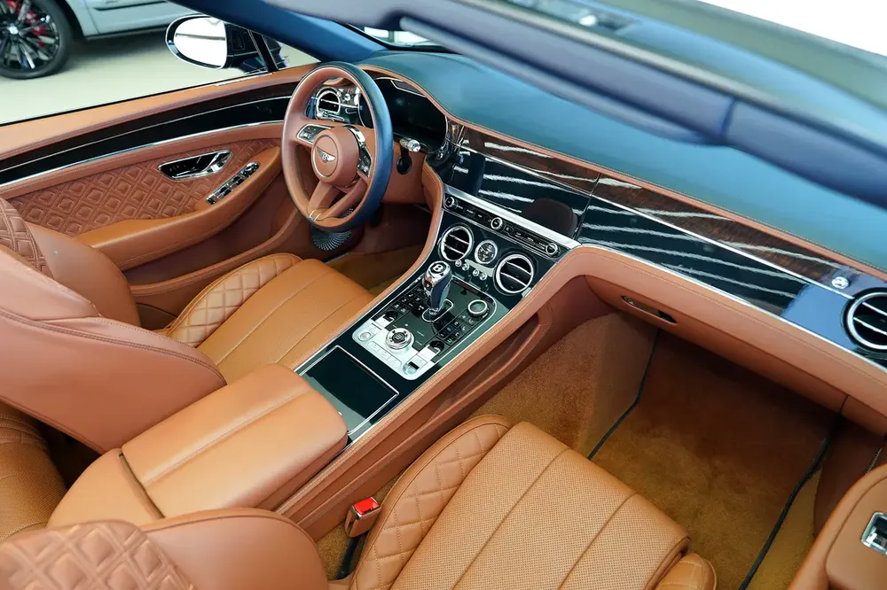 WARRANTY TILL SEPT 2026 | GTC V8 | BLUE/TAN - Image 12
