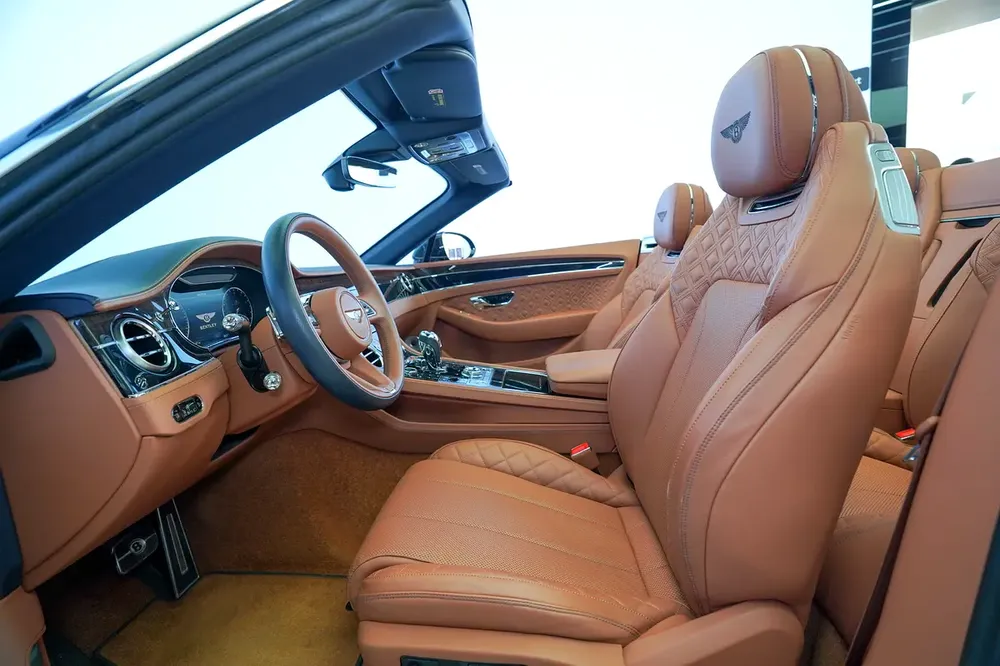 WARRANTY TILL SEPT 2026 | GTC V8 | BLUE/TAN - Image 8