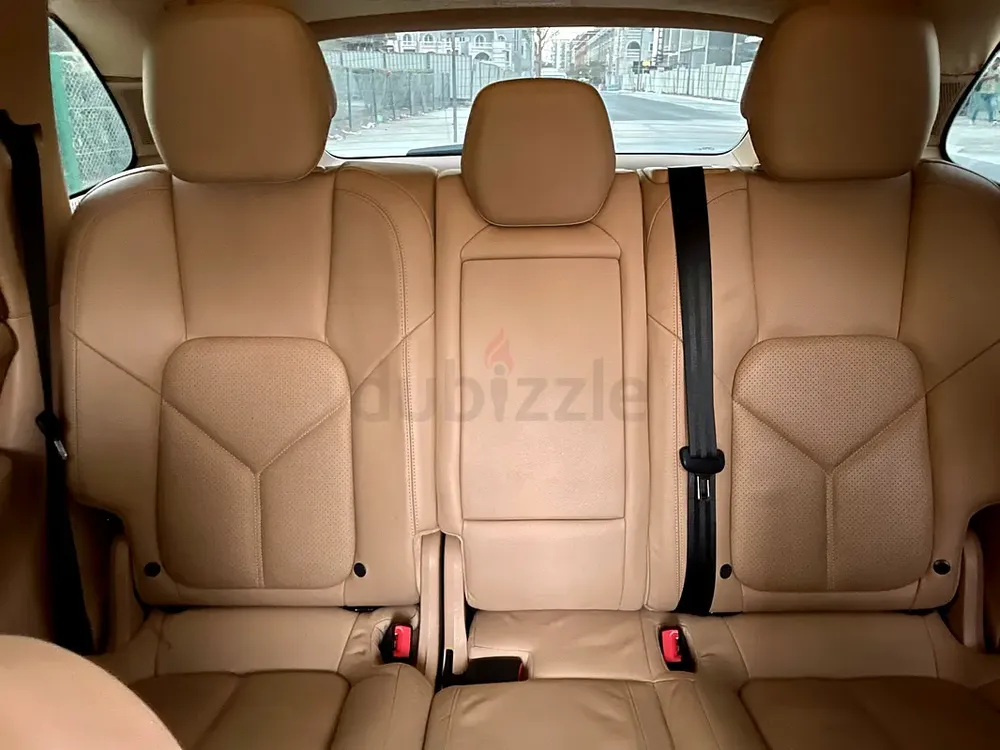 Porsche Cayenne Platinum Full Option GCC | Agency service - Image 10