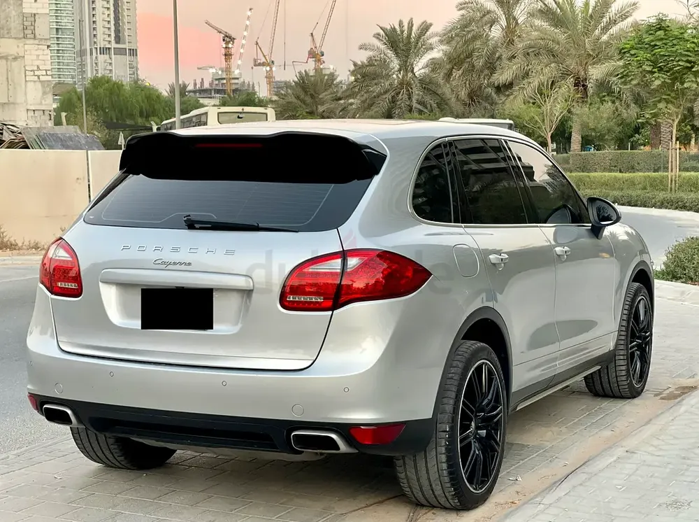 Porsche Cayenne Platinum Full Option GCC | Agency service - Image 13