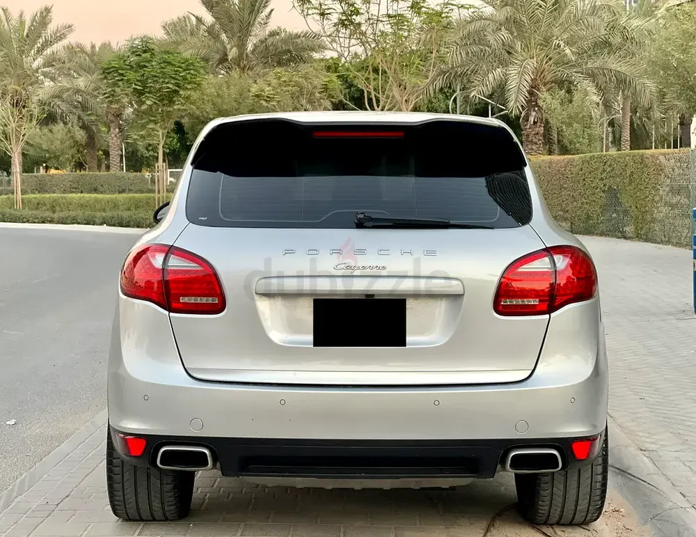 Porsche Cayenne Platinum Full Option GCC | Agency service - Image 6