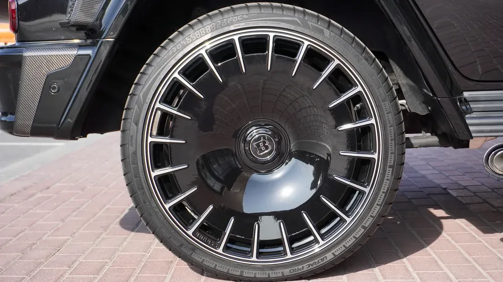 2025 Mercedes-Benz G700 Brabus | Original | Brand New 0km | Coming with a Brabus Bike - Image 9