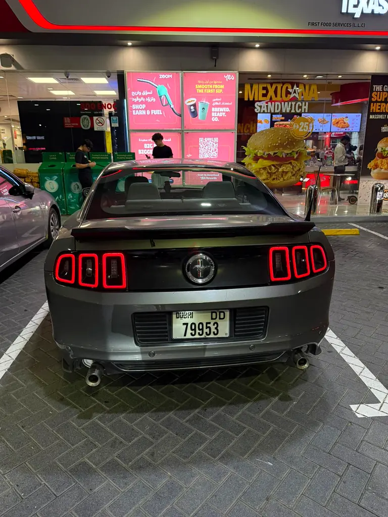 2014 Ford Mustang V6 3.7L Manual GCC | Excellent Condition | Clean  Well Maintained - Image 5