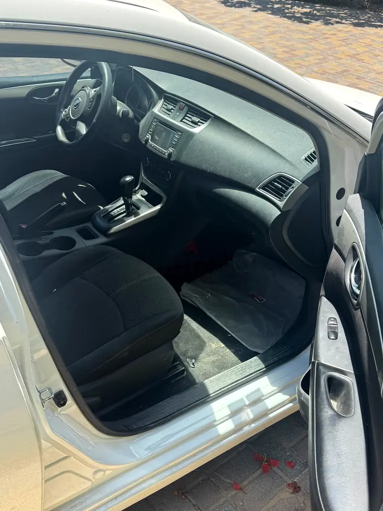 Nissan Sentra 2018 | Reliable  Efficient Sedan - Image 4