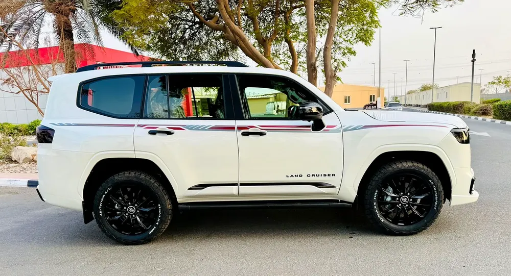 Toyota Land Cruiser GXR 4.0L Special Black Edition 2026 GCC Specs Brand New! - Image 10