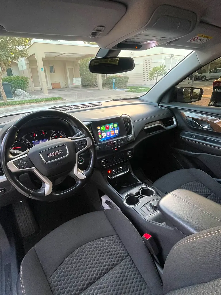 GMC Terrain SLE 2019 GCC Specs with Agency service maintained vehicle, Single owner 2 keys - Image 10