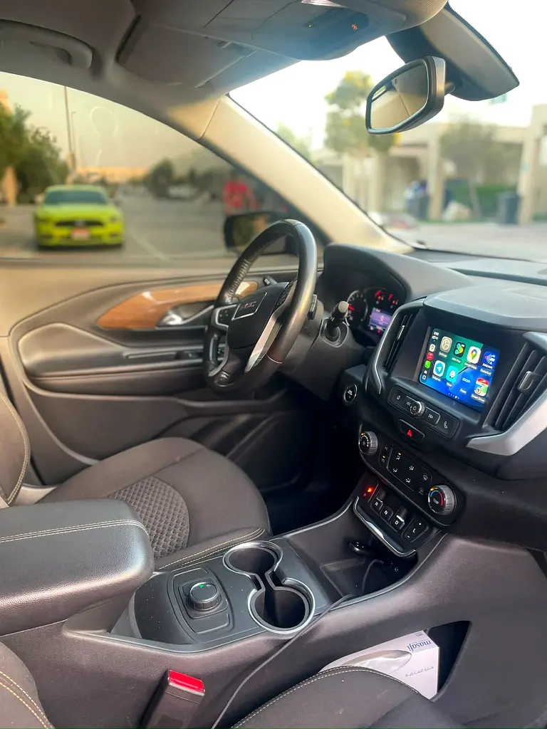 GMC Terrain SLE 2019 GCC Specs with Agency service maintained vehicle, Single owner 2 keys - Image 8