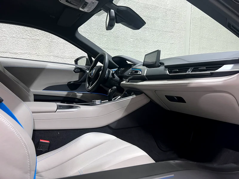 i8 COUPE -- LOW KM’S -- IMMACULATE CONDITION - Image 10