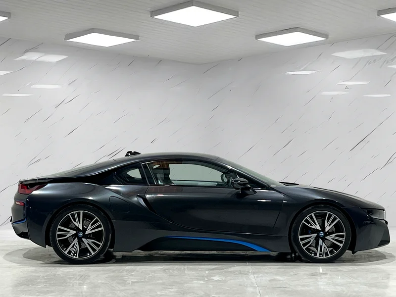 i8 COUPE -- LOW KM’S -- IMMACULATE CONDITION - Image 5