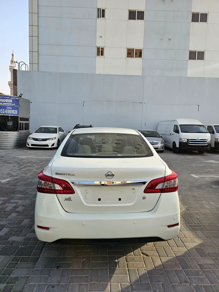 Well Maintained Nissan Sentra SV 2018 | GCC Specs - Image 4