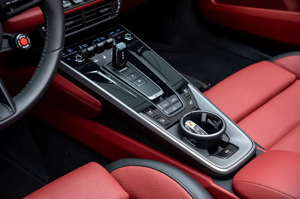 GCC SPECS AL NABOODAH WARRANTY - 2025 PORSCHE 911 CARRERA CABRIOLET - BOSE - SURROUND VIEW - Image 11