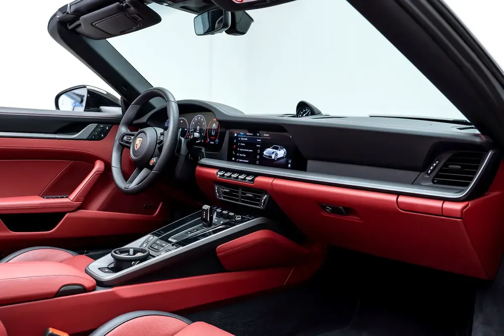 GCC SPECS AL NABOODAH WARRANTY - 2025 PORSCHE 911 CARRERA CABRIOLET - BOSE - SURROUND VIEW - Image 14