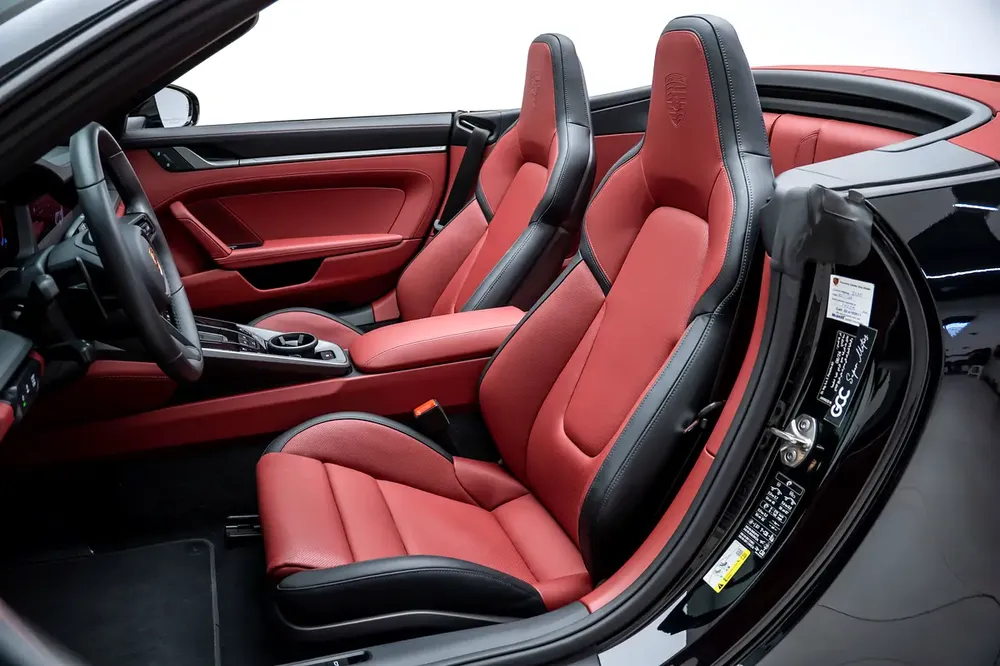 GCC SPECS AL NABOODAH WARRANTY - 2025 PORSCHE 911 CARRERA CABRIOLET - BOSE - SURROUND VIEW - Image 15