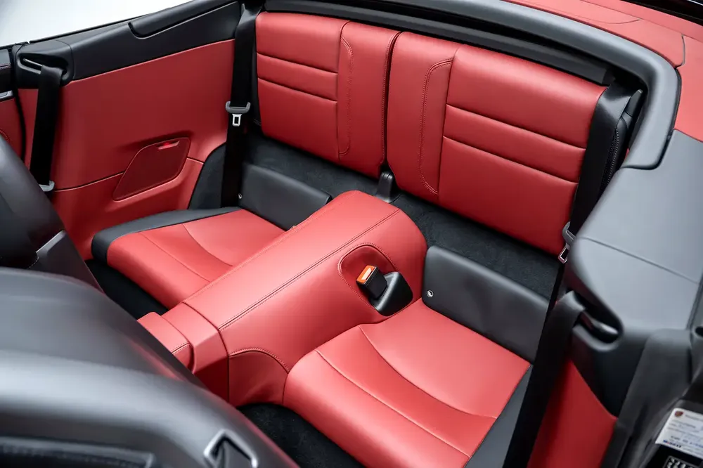 GCC SPECS AL NABOODAH WARRANTY - 2025 PORSCHE 911 CARRERA CABRIOLET - BOSE - SURROUND VIEW - Image 17