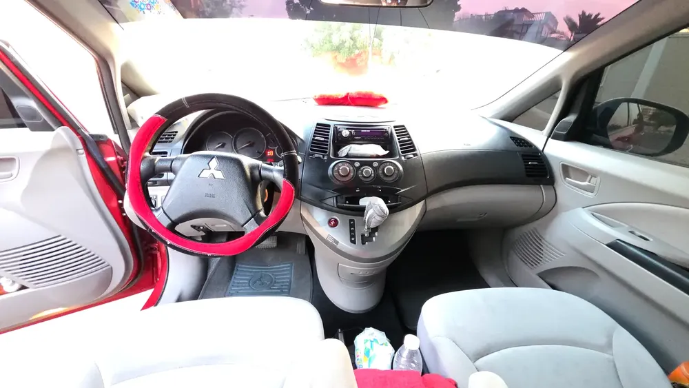 Mitsubishi Grandis 2010 GCC Lady Driven 2nd Owner Accident Free Well Maintained - Image 11