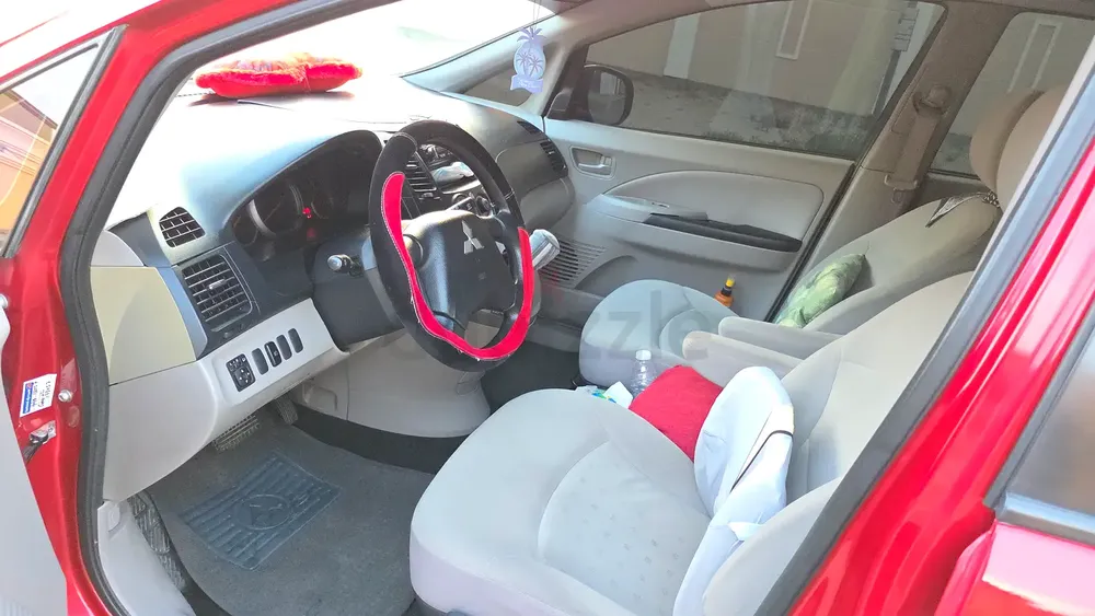 Mitsubishi Grandis 2010 GCC Lady Driven 2nd Owner Accident Free Well Maintained - Image 13