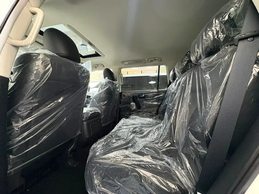 BRANDNEW Nissan Armada SL 2024 MODEL - Image 9