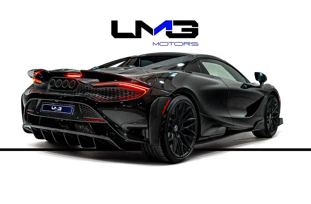MCLAREN 765 LT SPIDER | FULL CARBON INT/ EXT | HRE FORGED WHEELS | VERY LOW MILEAGE - Image 4