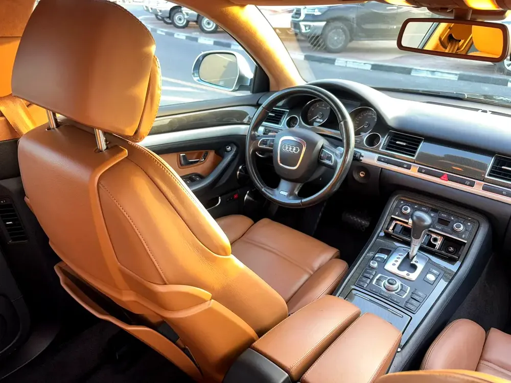 SUPER CLEAN AND POWERFULL V10 Audi S8 4.0 TFSI quattro, JAPAN IMPORTED - Image 14