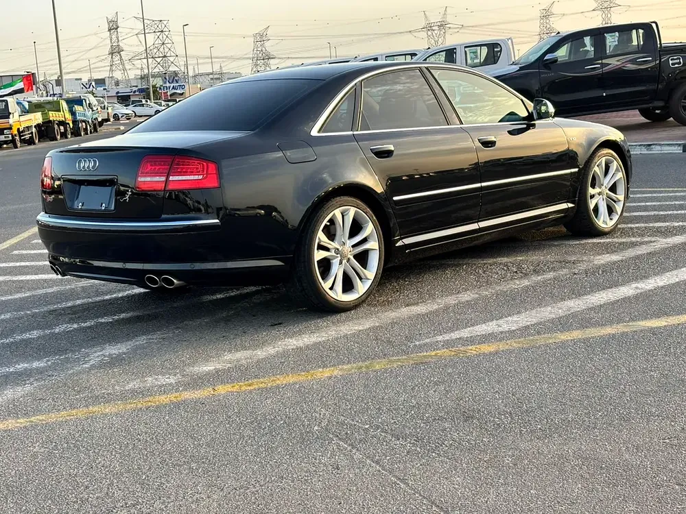 SUPER CLEAN AND POWERFULL V10 Audi S8 4.0 TFSI quattro, JAPAN IMPORTED - Image 5