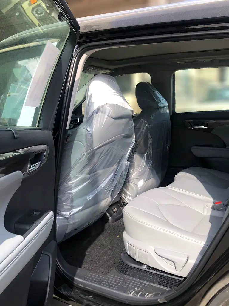 2026 Toyota Highlander Limited 2.5L AT Hybrid - Image 9