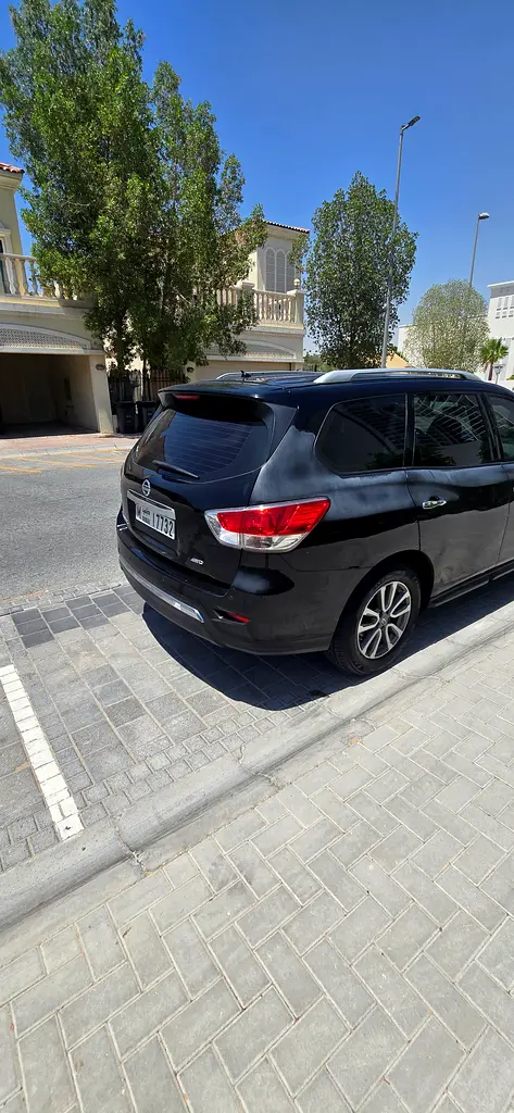 Nissan Pathfinder S 2014 GCC Specs - Well Maintained Family SUV - Image 5