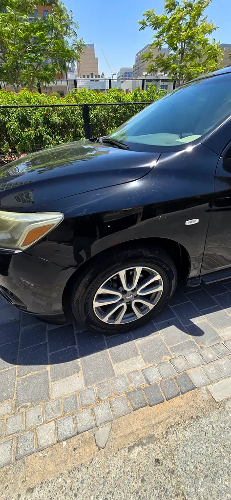 Nissan Pathfinder S 2014 GCC Specs - Well Maintained Family SUV - Image 6