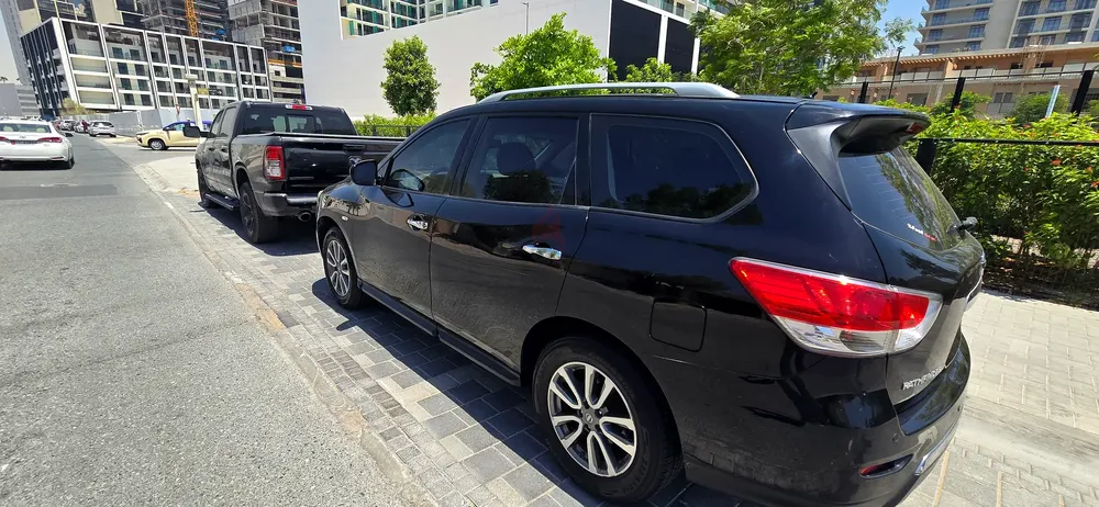 Nissan Pathfinder S 2014 GCC Specs - Well Maintained Family SUV - Image 8