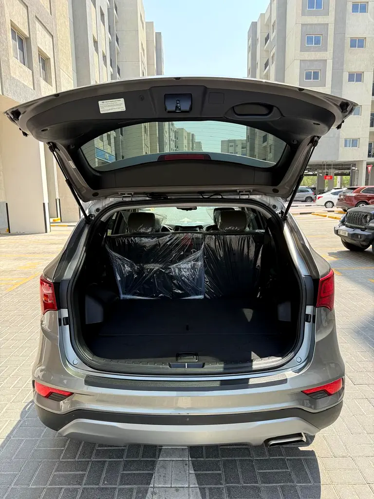 2018 Hyundai Santa Fe SEL | American Specs | Well Maintained - Image 11