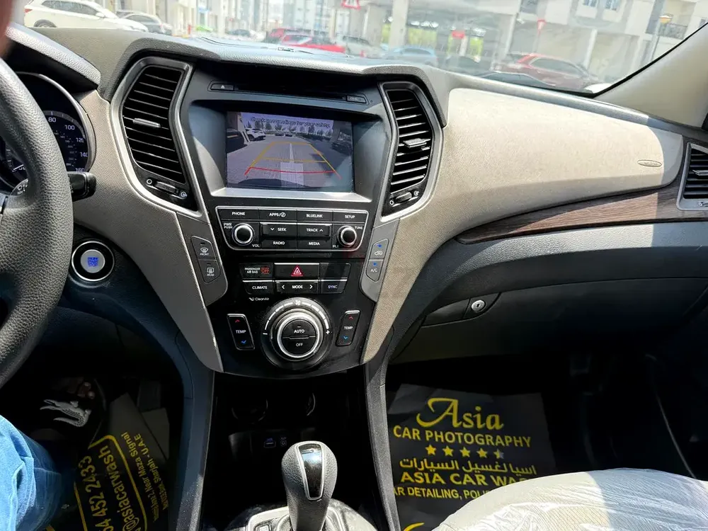 2018 Hyundai Santa Fe SEL | American Specs | Well Maintained - Image 18