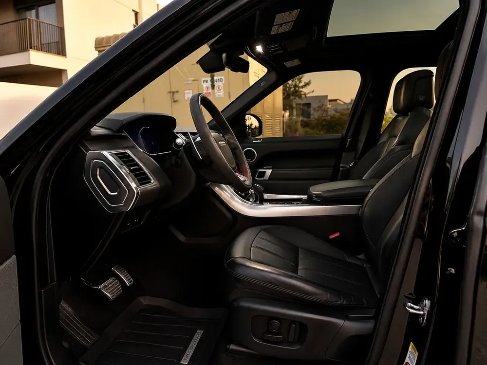 Range Rover Sport  - HST 2021 - Full Options - Image 8