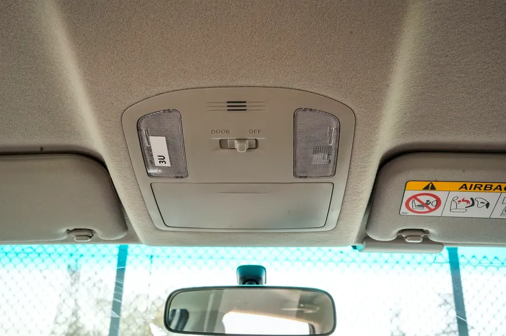 2026 Toyota Hilux SGLX 2.8L AT Diesel (White-Red) - Image 13