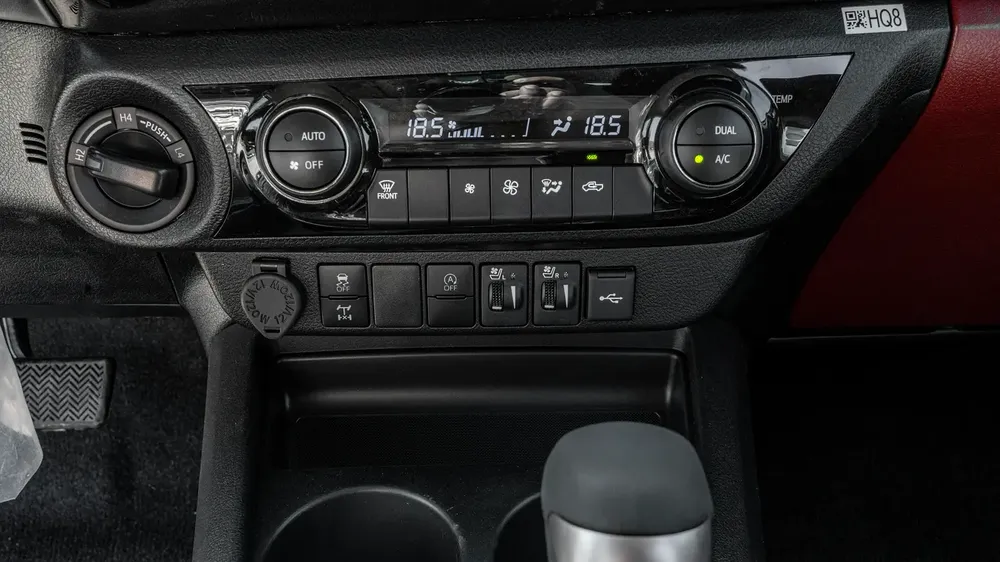 2026 Toyota Hilux SGLX 2.8L AT Diesel (White-Red) - Image 15