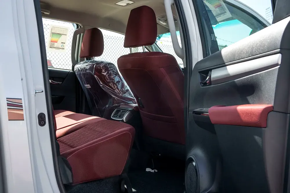 2026 Toyota Hilux SGLX 2.8L AT Diesel (White-Red) - Image 18