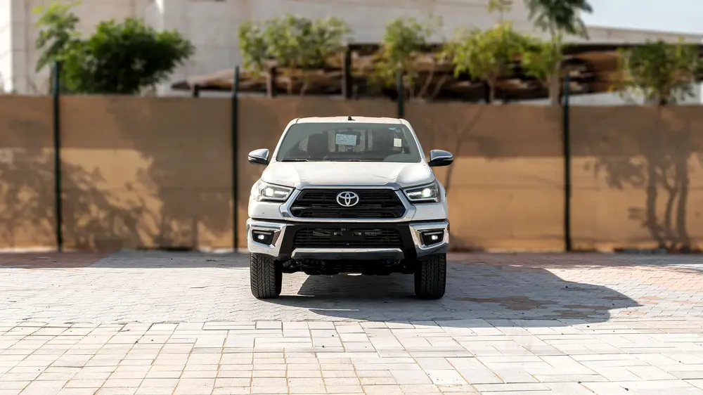 2026 Toyota Hilux SGLX 2.8L AT Diesel (White-Red) - Image 4