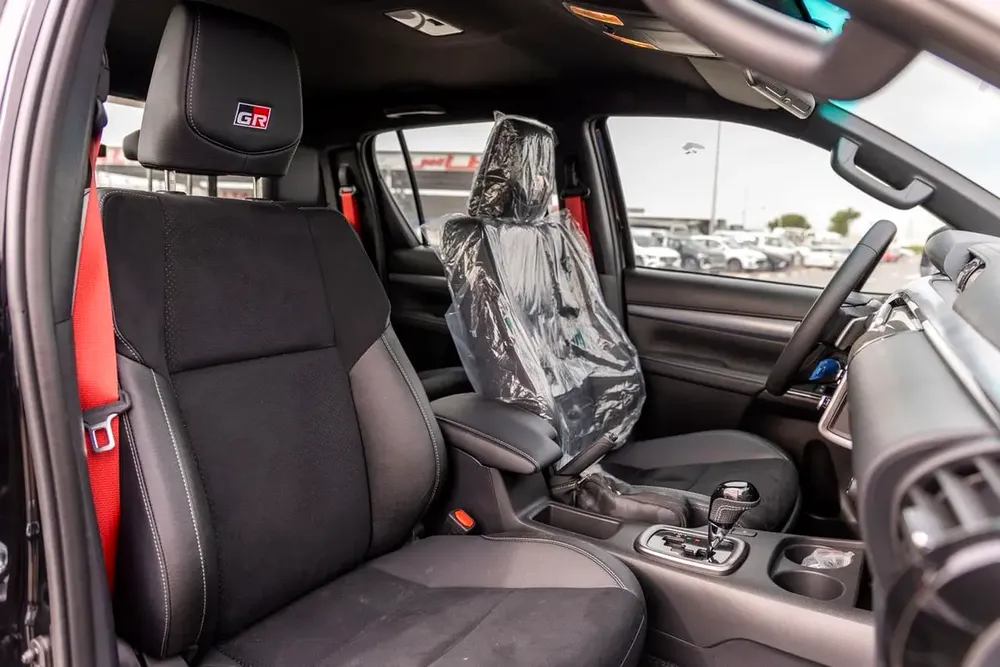 2025 Toyota Hilux GR Sport - GCC Specs - Brand New - Image 13