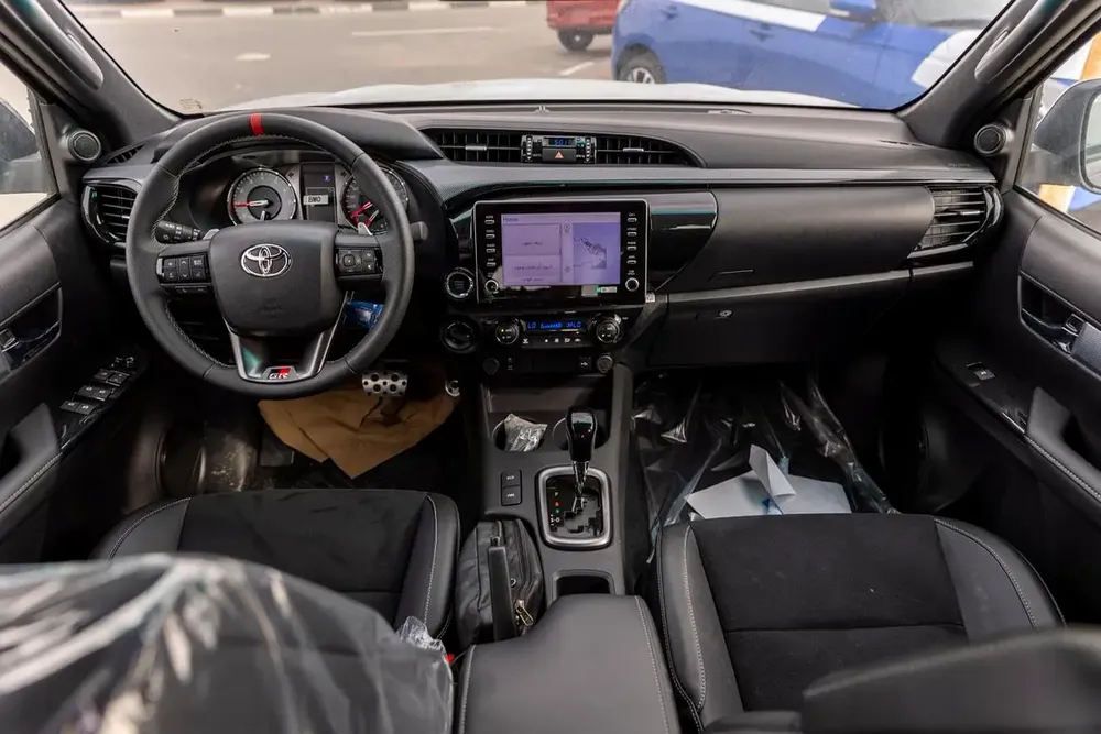 2025 Toyota Hilux GR Sport - GCC Specs - Brand New - Image 15